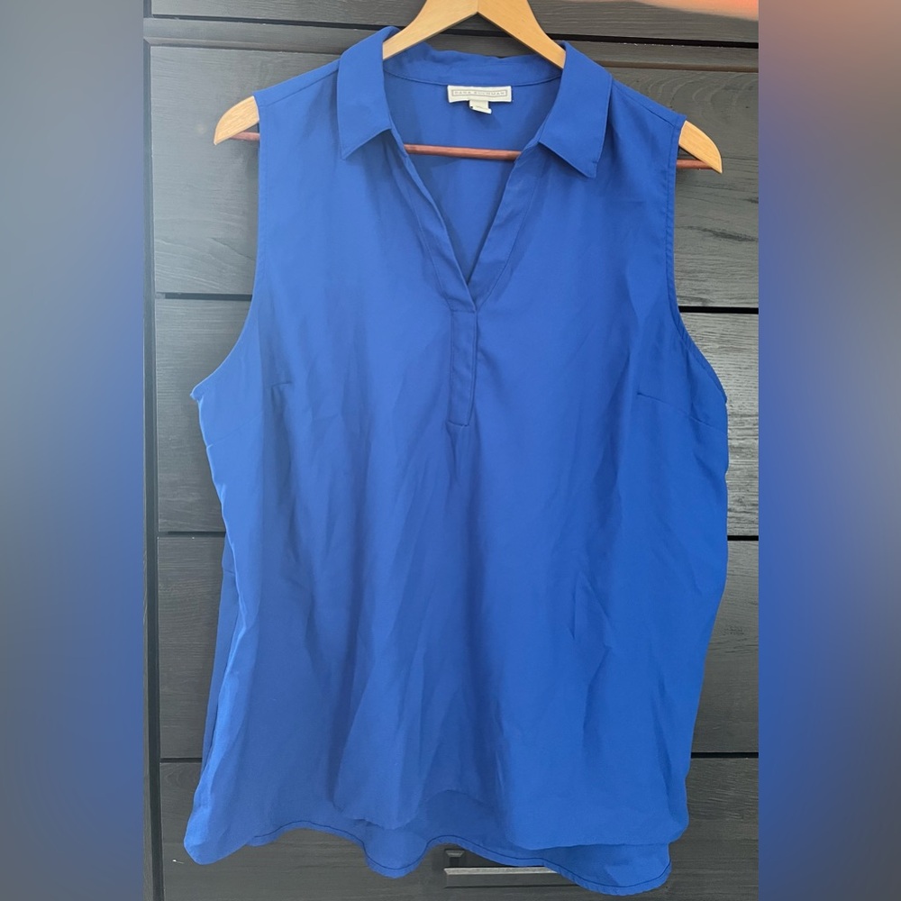 Dana Buchman royal blue collared v neck sleeveless tank top XL